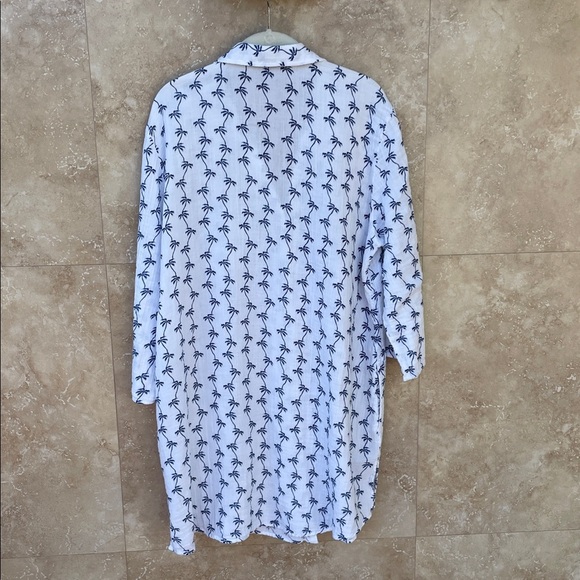 Talbots XL Palm Tree Button Down Shirt White Blue 100% Cotton Resort Top Long - Picture 4 of 9